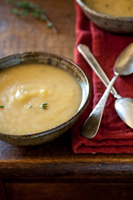 roasted-garlic-cheddar-bisque