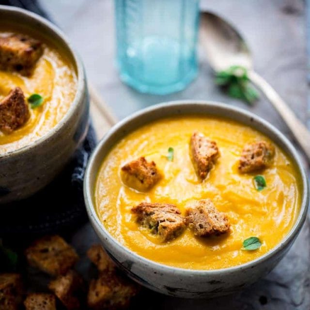 carrot ginger soup with oregano croutons