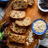 This Healthy Zucchini Oat Bread is packed with zucchini and sweetened with dates instead of sugar. It’s a delicious vegetarian and uber kid-friendly whole grain breakfast or snack! | Healthy Seasonal Recipes | Katie Webster