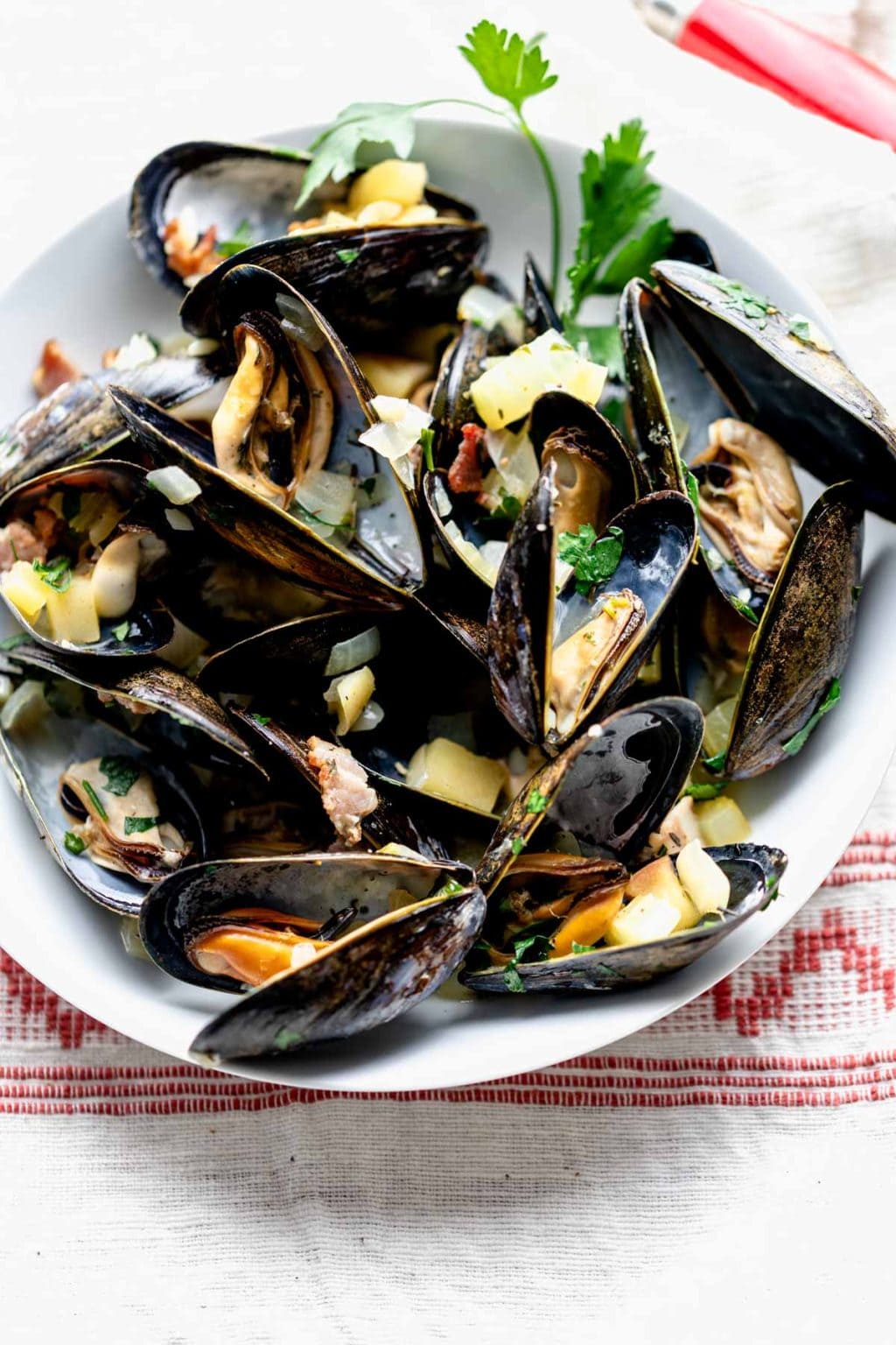How To Clean and Cook Mussels Healthy Seasonal Recipes