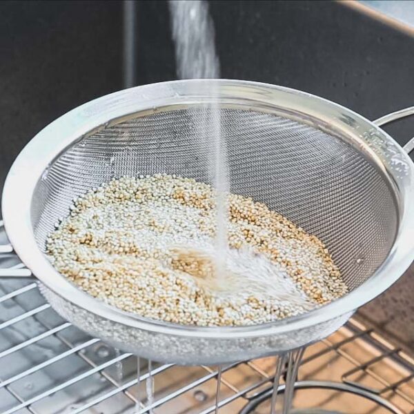 Rinse quinoa